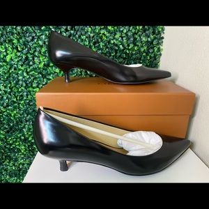 Low Heeled point toes